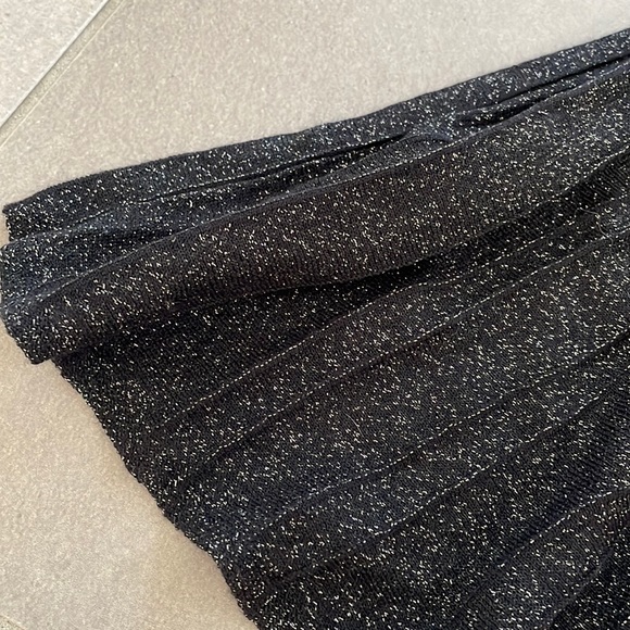 Nic & Zoe pleated knit black midi skirt, waist 26” - Picture 16 of 17